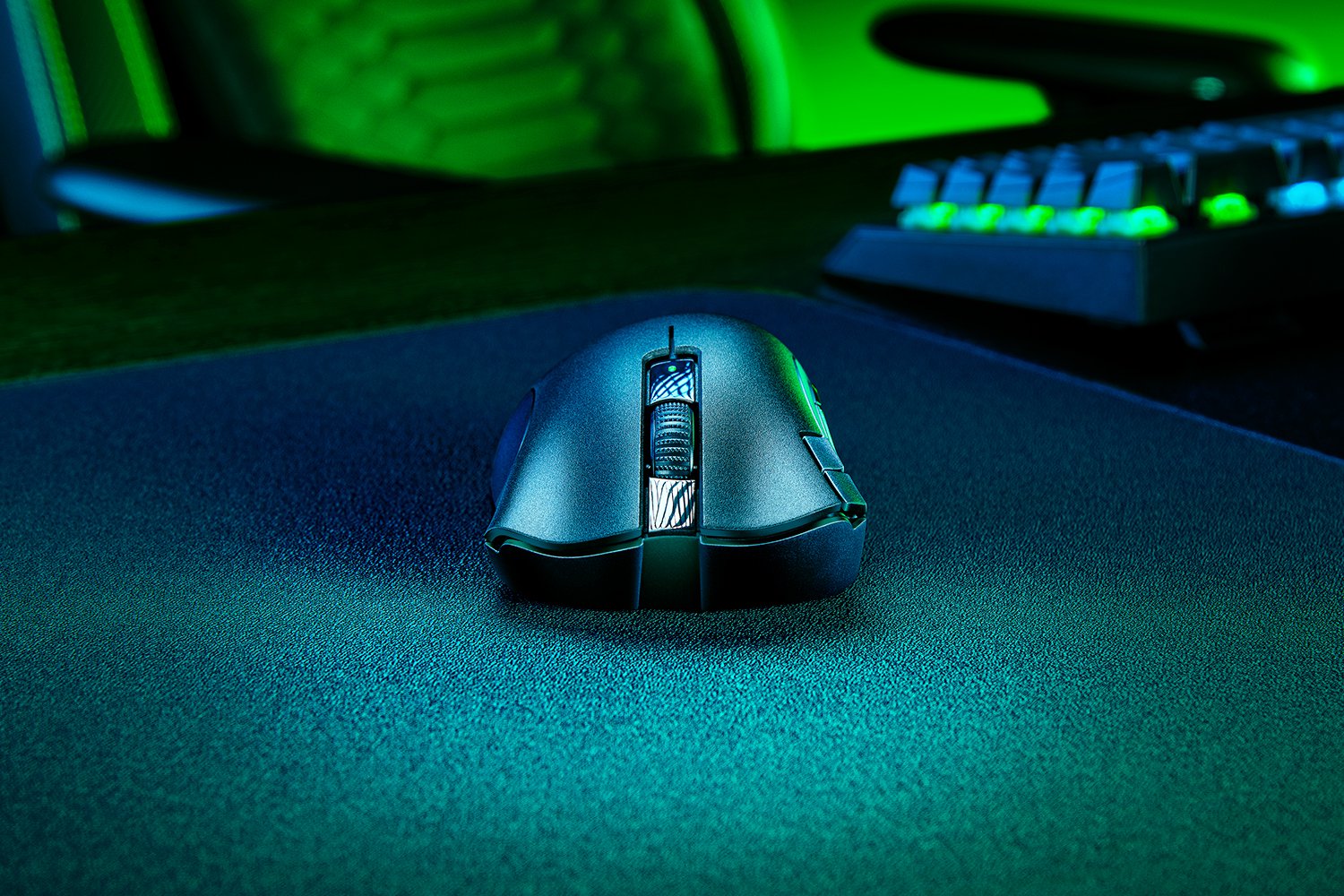 https___hybrismediaprod.blob.core.windows.net_sys-master-phoenix-images-container_h78_h0a_9250344435742_211026-deathadder-v2-x-hyperspeed-1500x1000-4